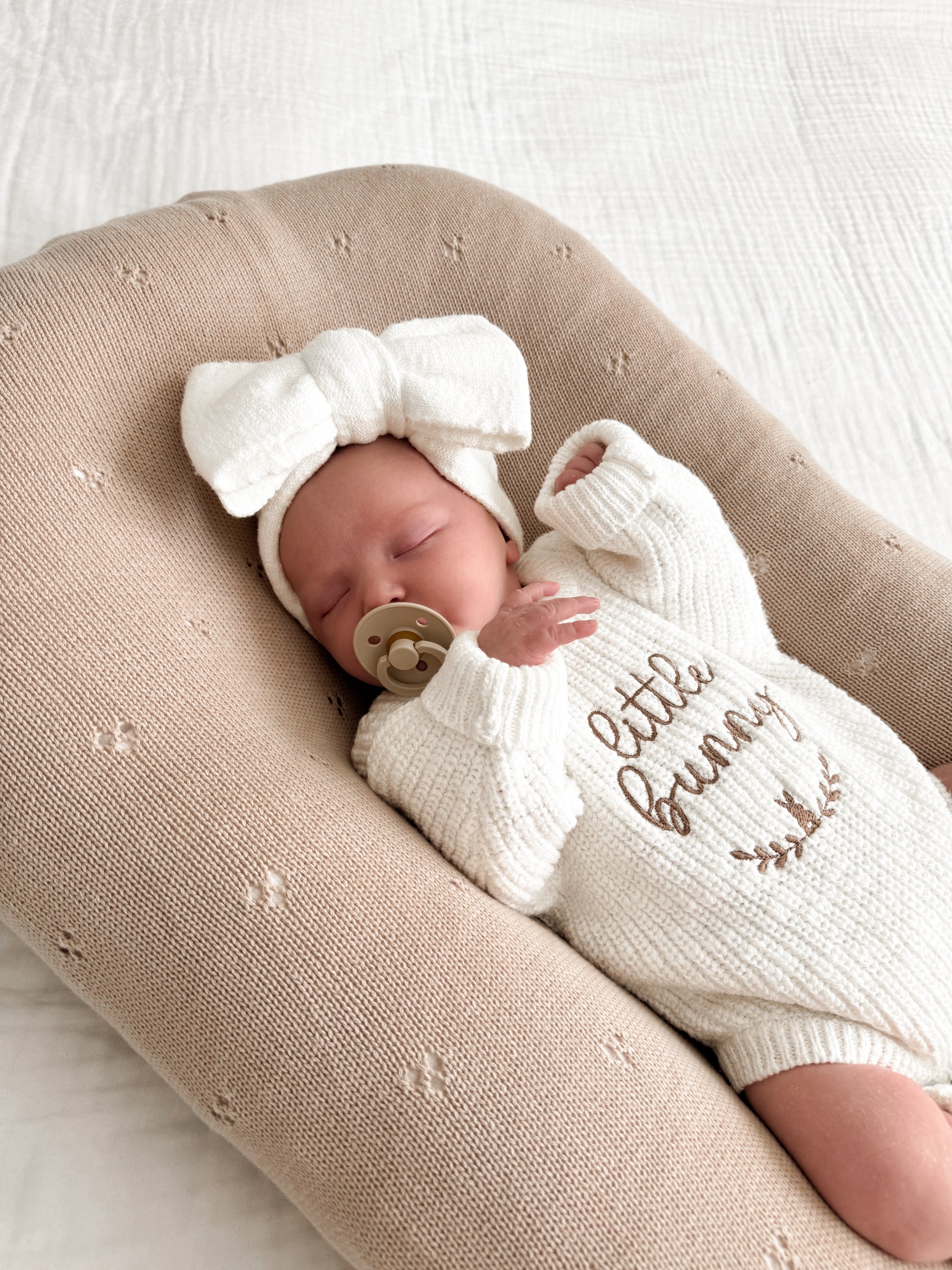 kniyed baby romper