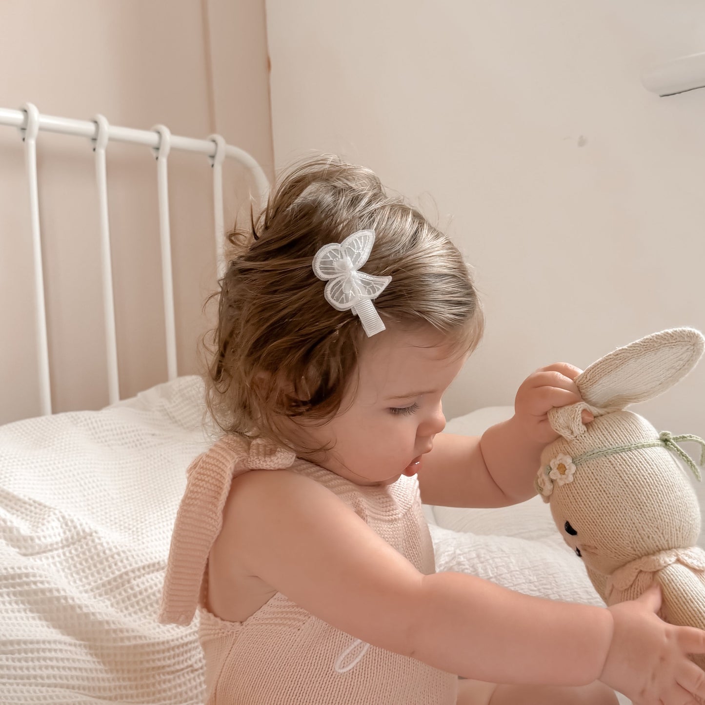 butterfly hair clip | white