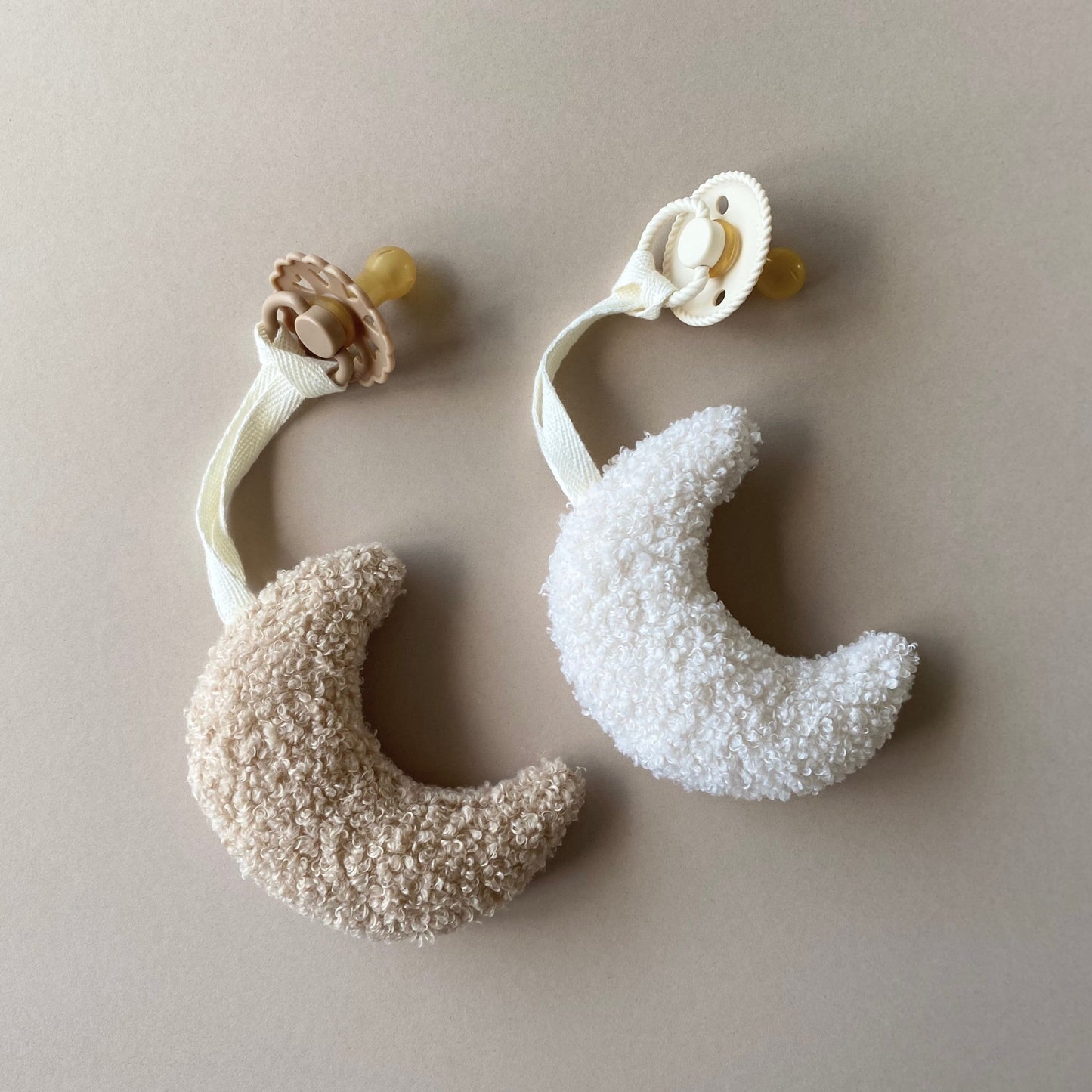 Dummy holders - boucle moons
