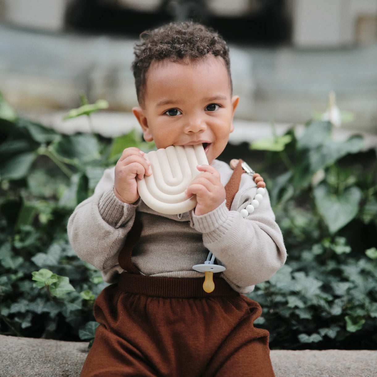 Mushie Rainbow Teether - Shifting Sand