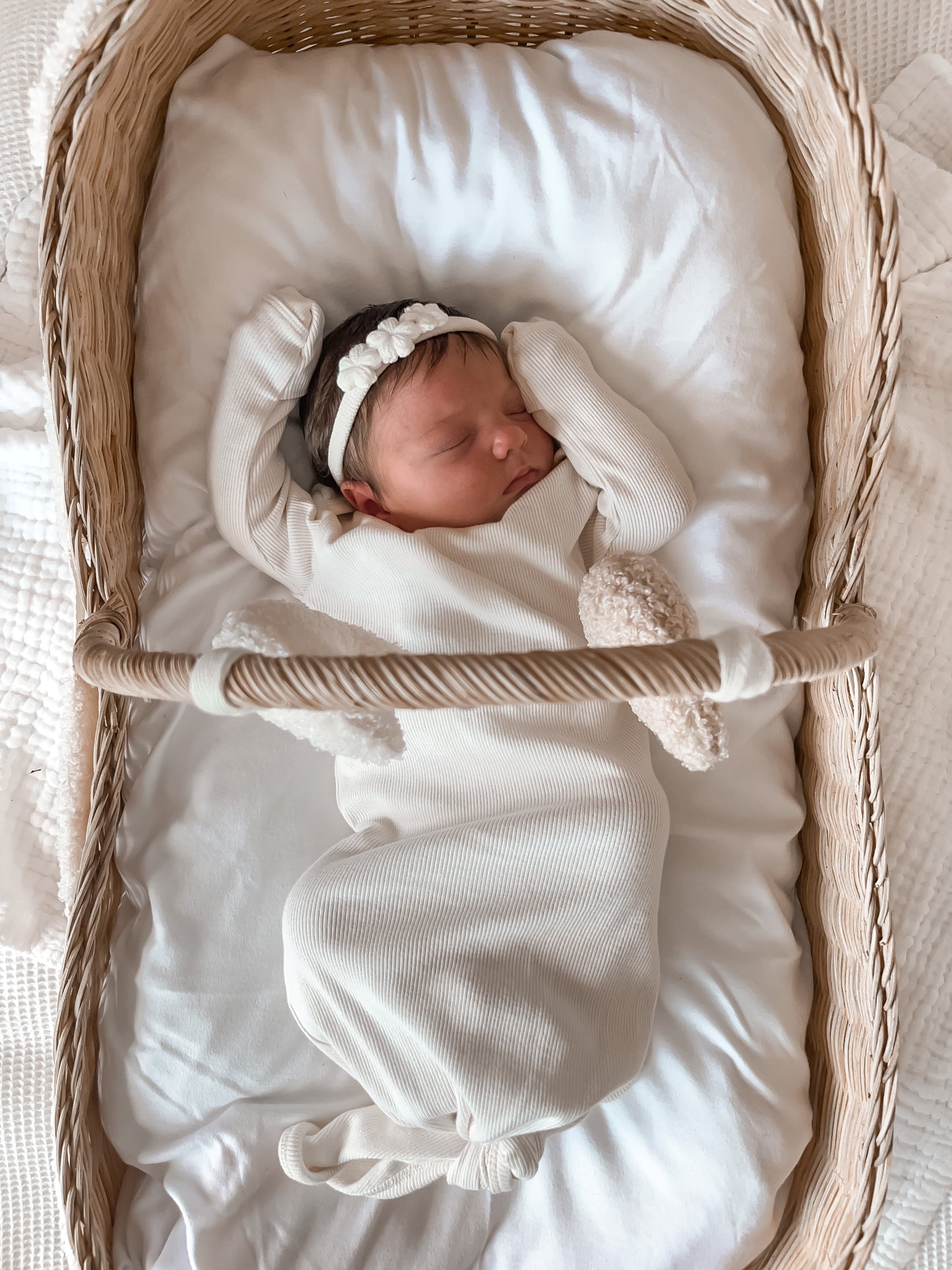 Mushie Ribbed Knotted Baby Gown - Ivory