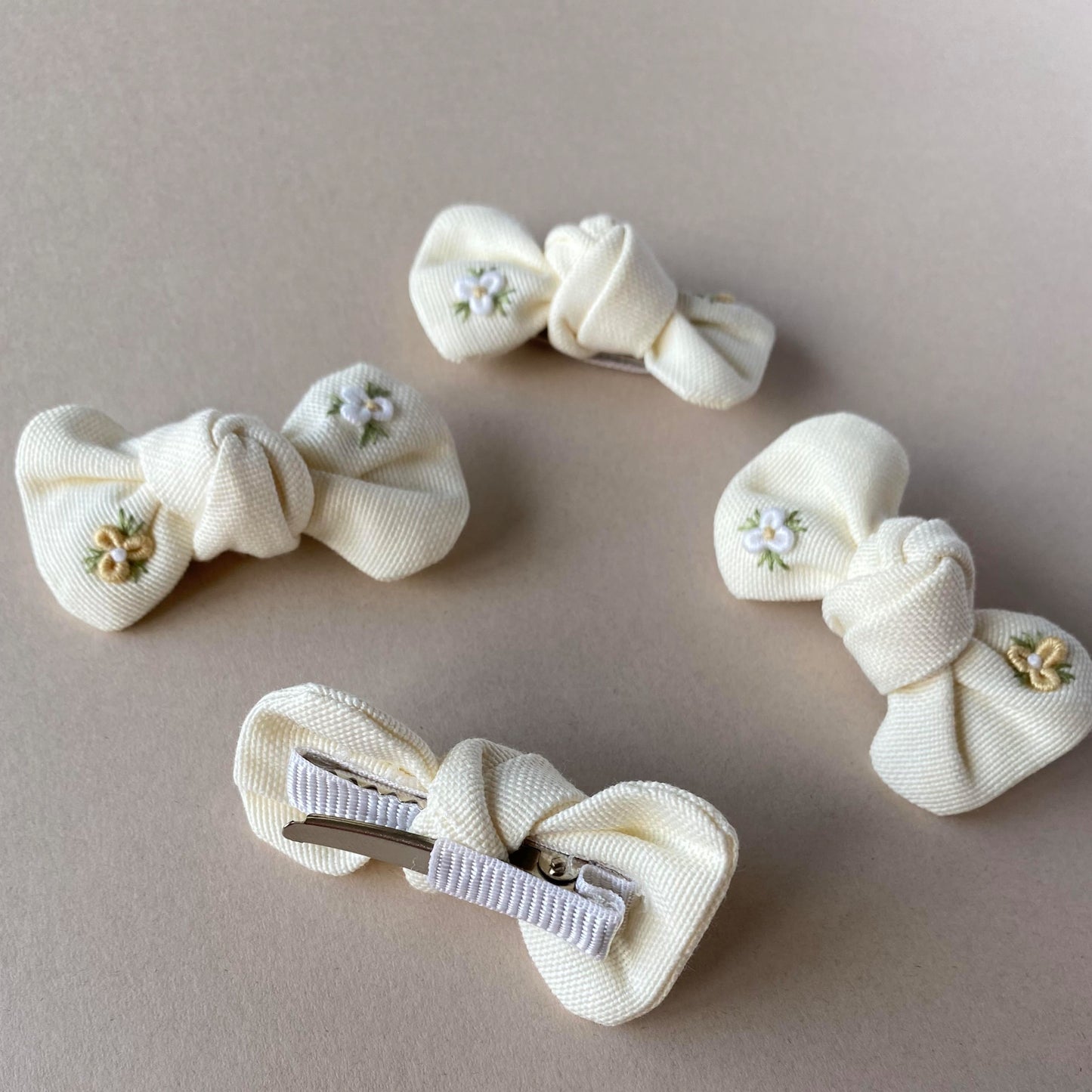 Embroidered Linen Bow | Hair Clip | Ivory