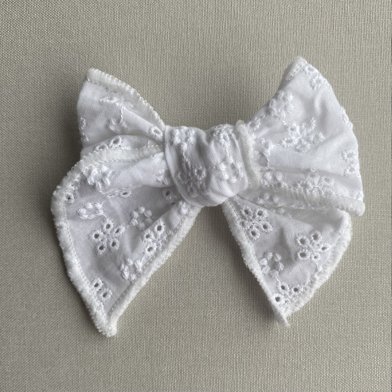 Baby - Hair Clip - Broderie bow - White