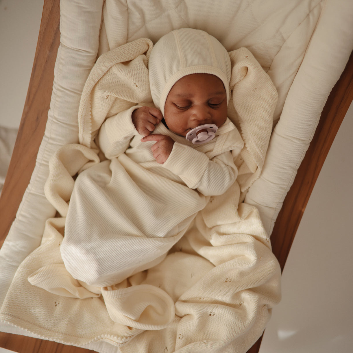 Mushie Ribbed Knotted Baby Gown - Ivory
